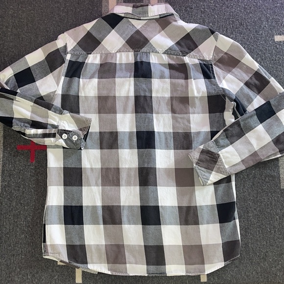 Well worn flannel - Picture 5 of 5